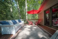 Rustic Pines - Woods, Water and Nature to Relax & Unwind.