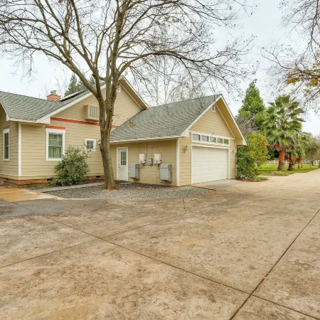 Country Comfort! Spacious Family Home By Red Bluff