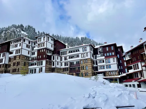 Elegant Ground-Floor Studio with Covered Terrace and Direct Access to Nature - 3-Star