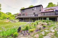 Custom-Built Clarklake Cabin: Sauna & Cold Plunge! - Pet friendly