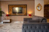 AIRPORT CORNER HOTEL