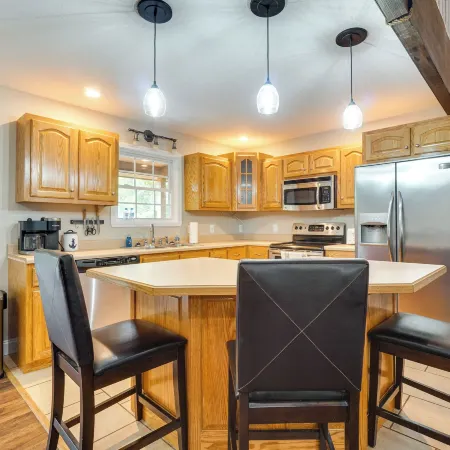 Cozy Tennessee Lake House w/ Grill & Fire Pit!