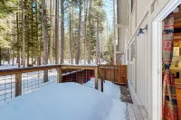 距離塔霍唐納滑雪度假村不到2英里：寧靜的度假屋