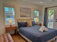 Charming 3 Bedroom Cottage with AC and WiFi in Superb Long Beach Location.