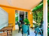 Apartment in Monflanquin by Scenic Lake モンフランカンのホテル