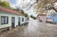 Lake Kremasta Hotel
