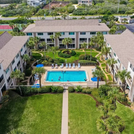 Oceanfront Townhouse With Shared Pools, Ocean View, Wifi, W/d, and Central AC
