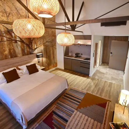 Walnut Bistro & Suites