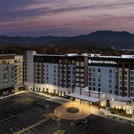 Embassy Suites by Hilton Pigeon Forge Resort
