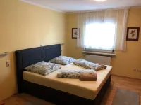 Ferienhaus für 6-8 Personen - Zentral und Sehr Geräumig mit Überdachter Terrasse
