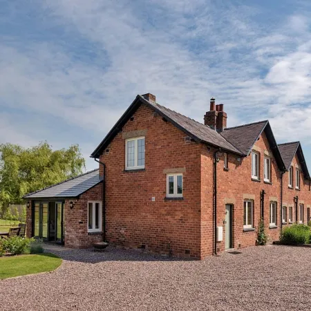 Majestic Cottage Near River Severn, No Deposit
