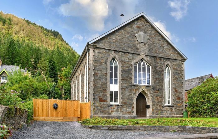 5 Bedroom Holiday Home in Dinas Mawddwy, No Deposit