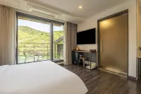 Namyangju Reina Hotel - Parkplatz