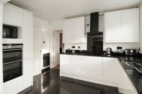 Private Double Room ensuite in Cheshunt nr London