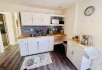 Quiet one bedroom apartment