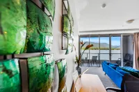 Reef - Waterfront City Pool Sauna & Gym