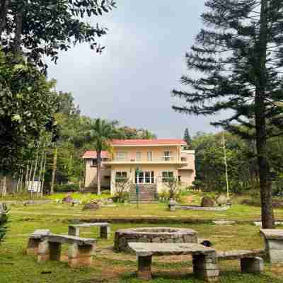 Temple Tree Residence Hotel Exterior