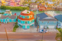Channelfront - Remodeled - Pool - Boatslips