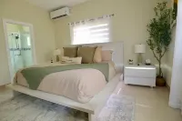 Island VYB Luxe Villa Ochi Rios With SOLAR system - 2-Star