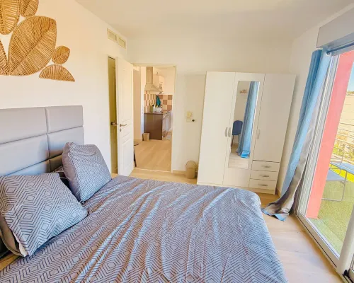 Charming Cannes Apartment, Comfort, Convenience, and Coastal Bliss Hotels in Cannes
