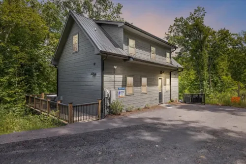 Smoky Shores Lakeview Cabin by Beyond Expectations - 4-Star