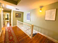 American House 1854- Pocket City Penthouse, 2 Bedrooms, Full Kitchen & Dining Hotels in Mendon