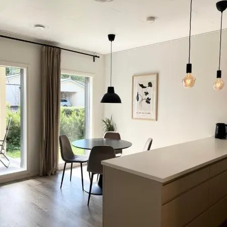 Modern 3BR House with Sauna & Parking