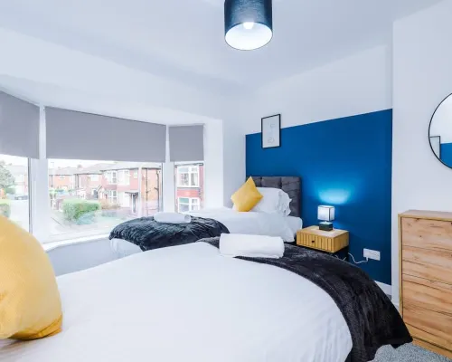 Spacious 3-bed Ideal for Long-term Business Hotéis em Tameside District