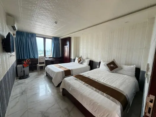 White Rose Hotel