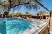 Swim Spa Access & Outdoor Kitchen! Tucson Home - Bungalows