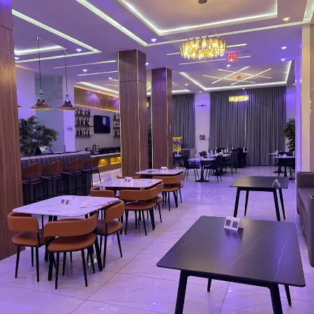Emilton Hotel