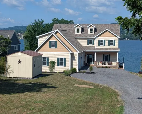 Charming 2-bedroom guest suite right on Keuka Lake with all the comforts of home Hotels in Milo