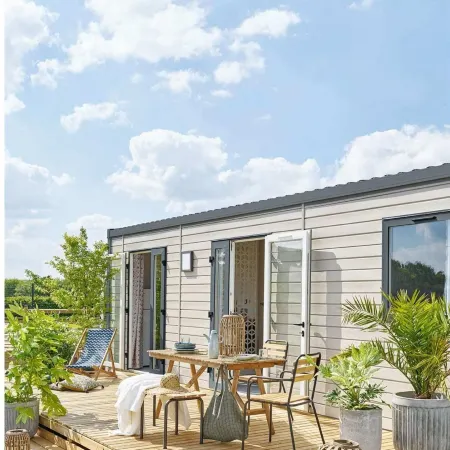 Charming Caravan with Terrace for 6