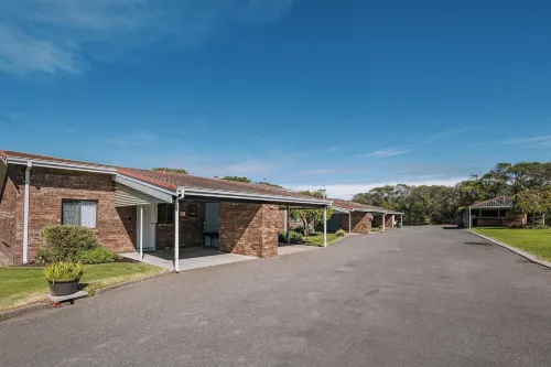 Emu Beach Chalets