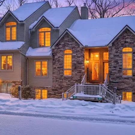Crestline Retreat by Avantstay Luxury Mountain Condo Hot Tub + Game Room Steps to Big Boulder