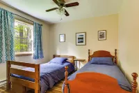 Peaceful Wooded Retreat at Lake Wallenpaupack! - Swimmingpools