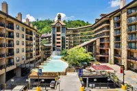 Gatlinburg Town Square - Resorts