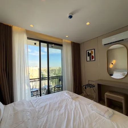 402 tara-JRE Jabal Al Lweibdeh with stunning view