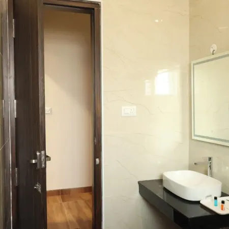 Hotel SKVR Grand - Theni
