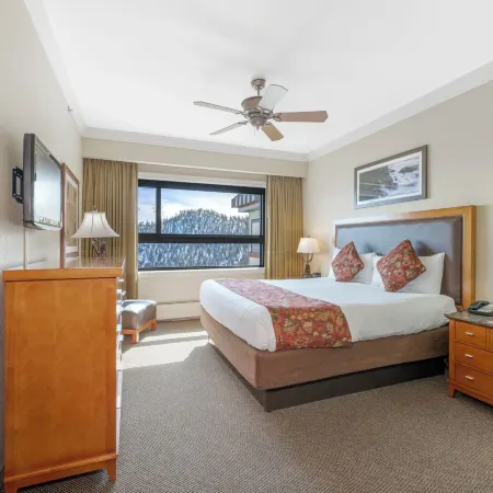 Enjoy the Ridge Tahoe Two-bedroom Lock-off for a Family of 6