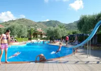Beautiful Apartment for 5 People in Residence - Pool