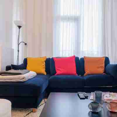 Charming Renovated Apartment in Vibrant Saint Gilles, Brussels Rooms
