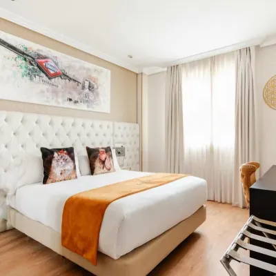Hotel Suites Feria de Madrid Отели рядом с достопримечательностью «Edificio Mirador»