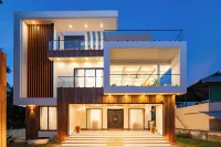 ELIVAAS Nedumbally 4 BHK Villa - مسبح خاص