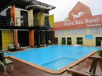 Retro Box Hotel Chumphon - Pools