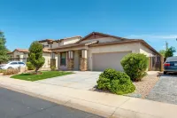 Pets Welcome! Surprise Family Gem w/ Yard & Patio - 4 Sao