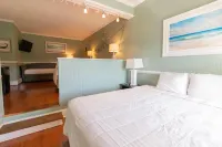 Palm Suites Trademark Collection by Wyndham - parking