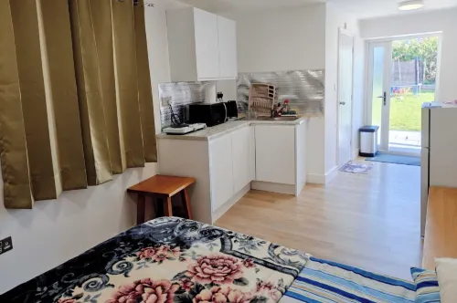 Cozy Studio in Hornchurch with Extra Bed - Scenic