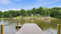 Poolside Paradise by Avantstay Waterfront Home + Pool + Spa Dock + Game Room Near Hiking - Balkoner