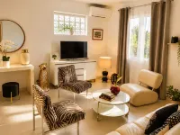 Bas de Villa Lola Avec Piscine - Villas
